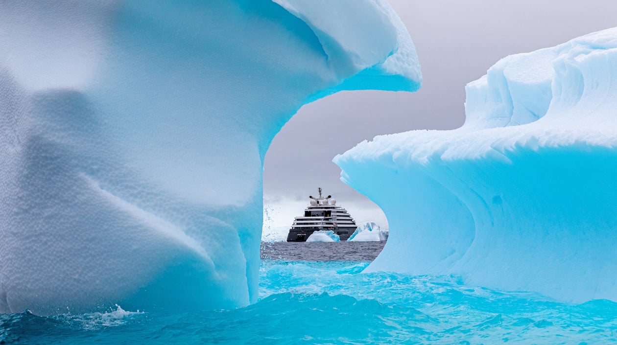 Scenic Eclipse Antarctica - Pleneau Roger Pimenta
