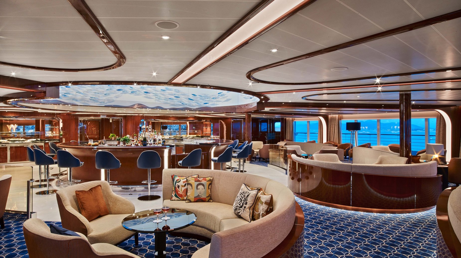 Seabourn_Encore_65ObservationBar_EL16B78