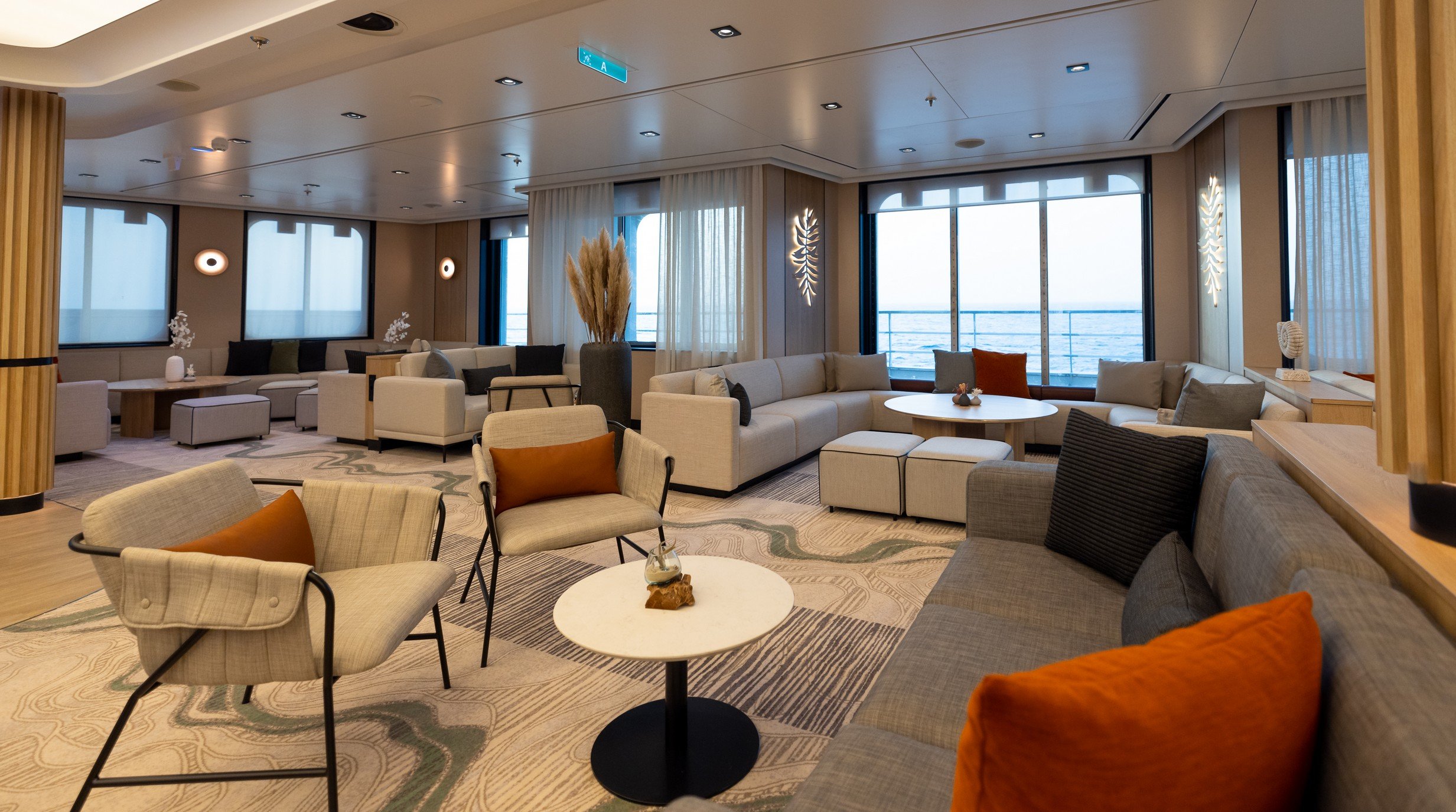 Observation Lounge Sitting Area 4