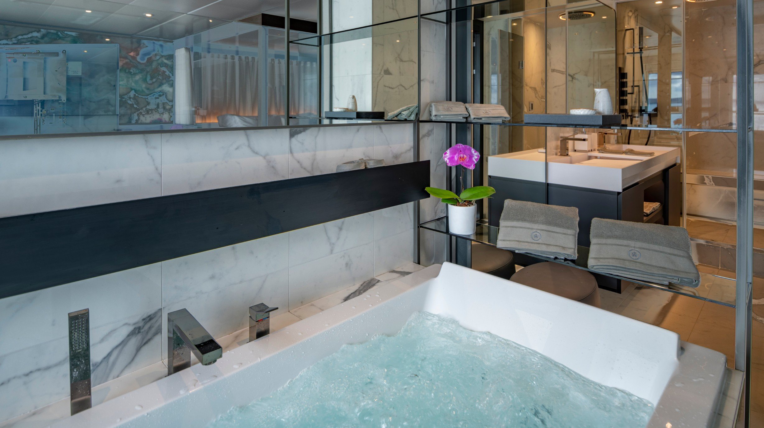 Scenic Eclipse Spa Suite Bathroom - 3