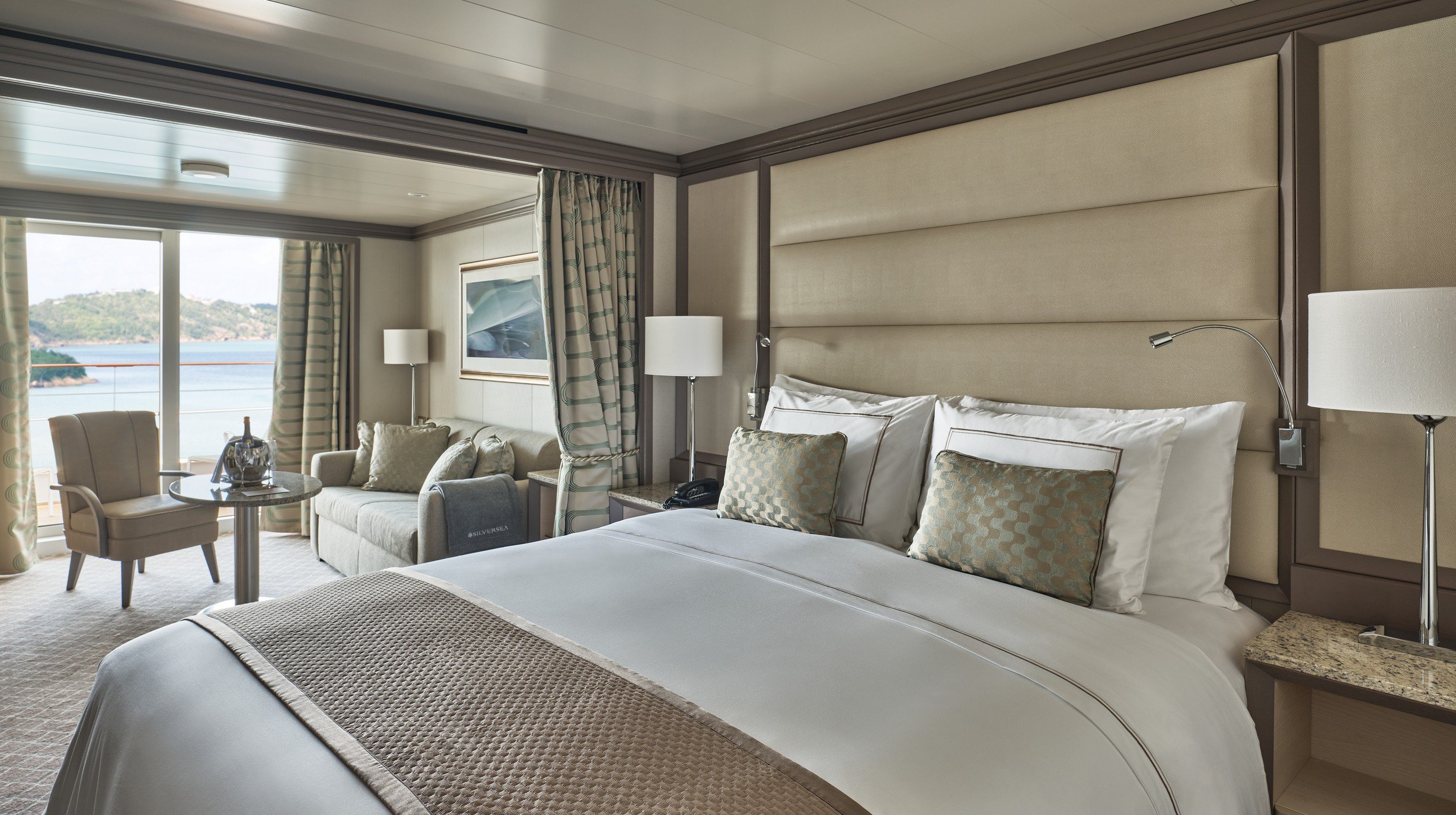 Silver Moon Deluxe Veranda Suite
