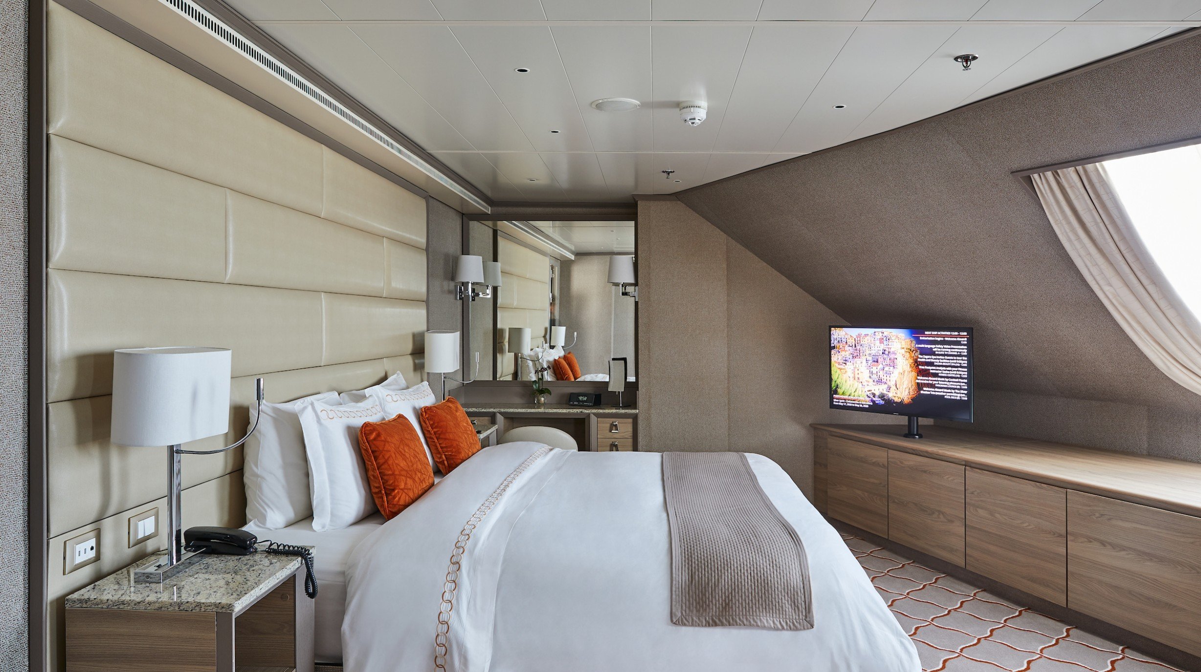 SilverShadowRoyalSuite3505