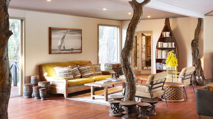 Cascade Island Lodge Library