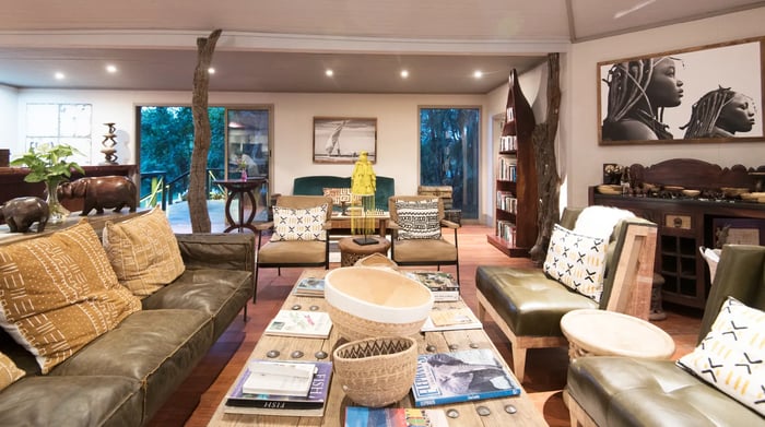 Cascade Island Lodge lounge