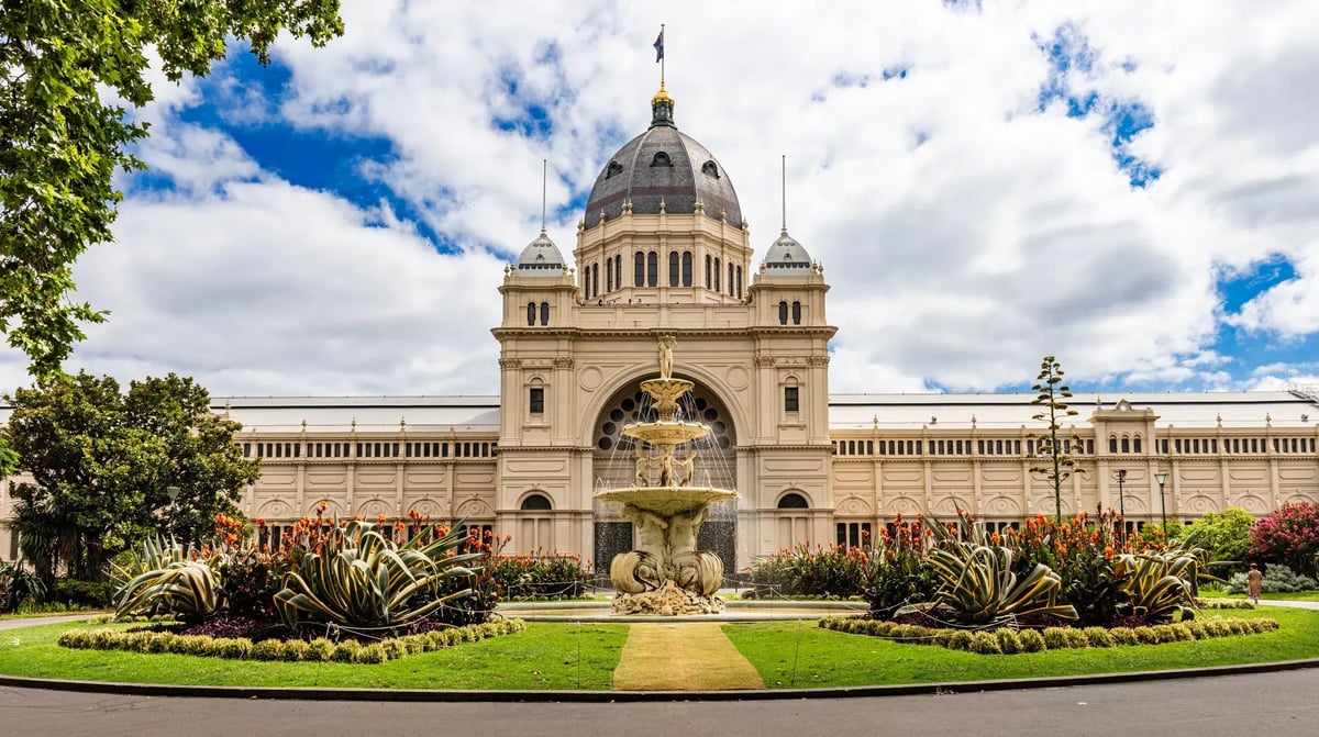 Melbourne shutterstock_2449023089