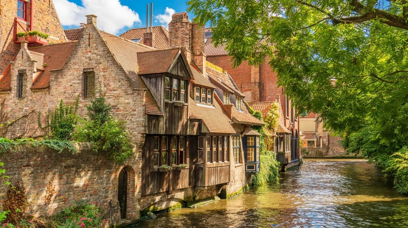 Brugge, shutterstock_1517443499