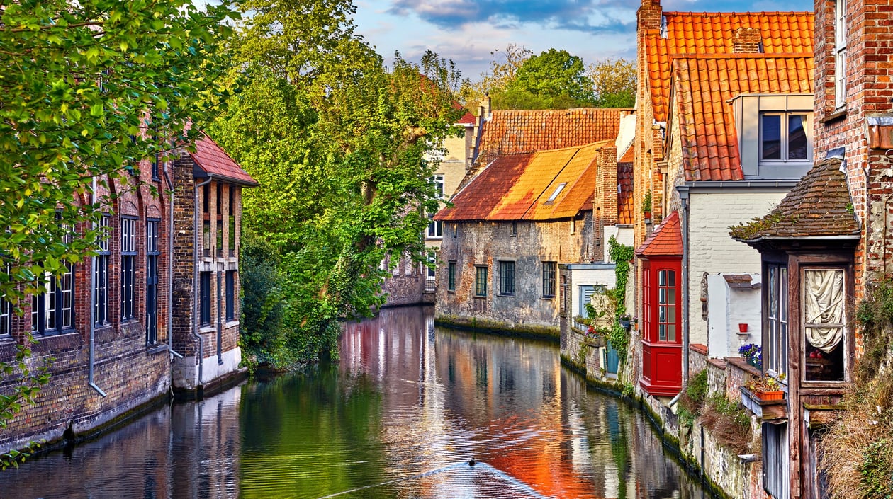 Brugge shutterstock_1068590993