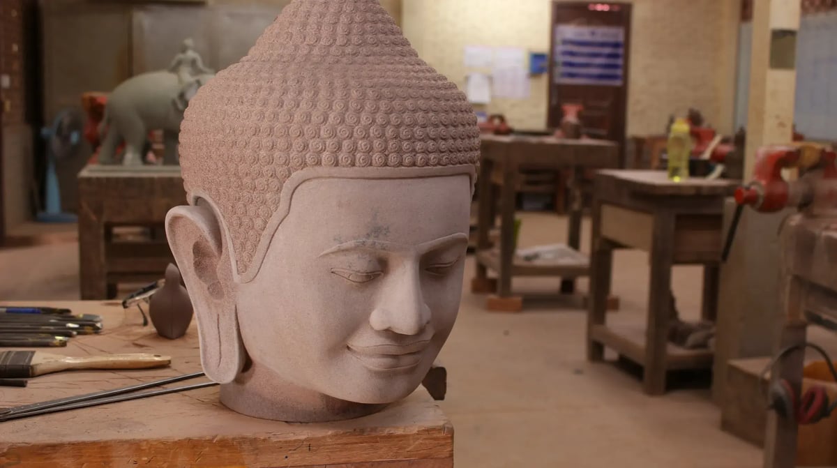 Cambodja - Siem Reap - Artisans Angkor - Buddha - steenhouwerswerkplaats_1396391537