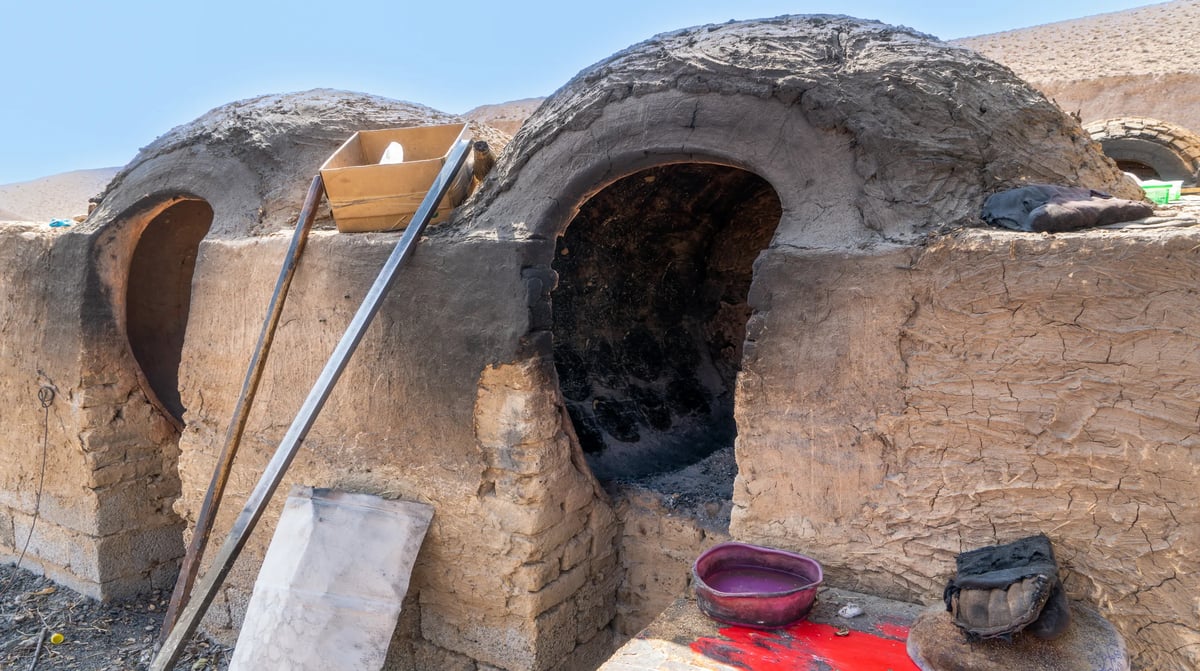 Centraal Azië - Oezbekistan - Traditionele tandoori oven in Fergana Valley
