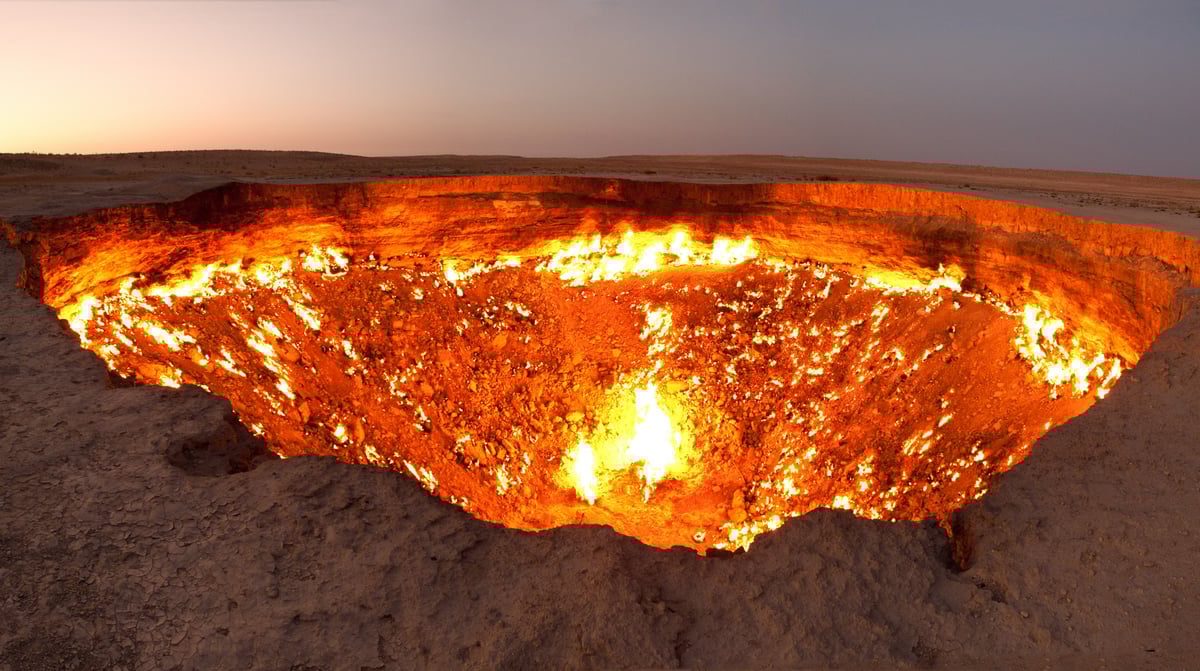 Darvasa_gas_crater_panorama