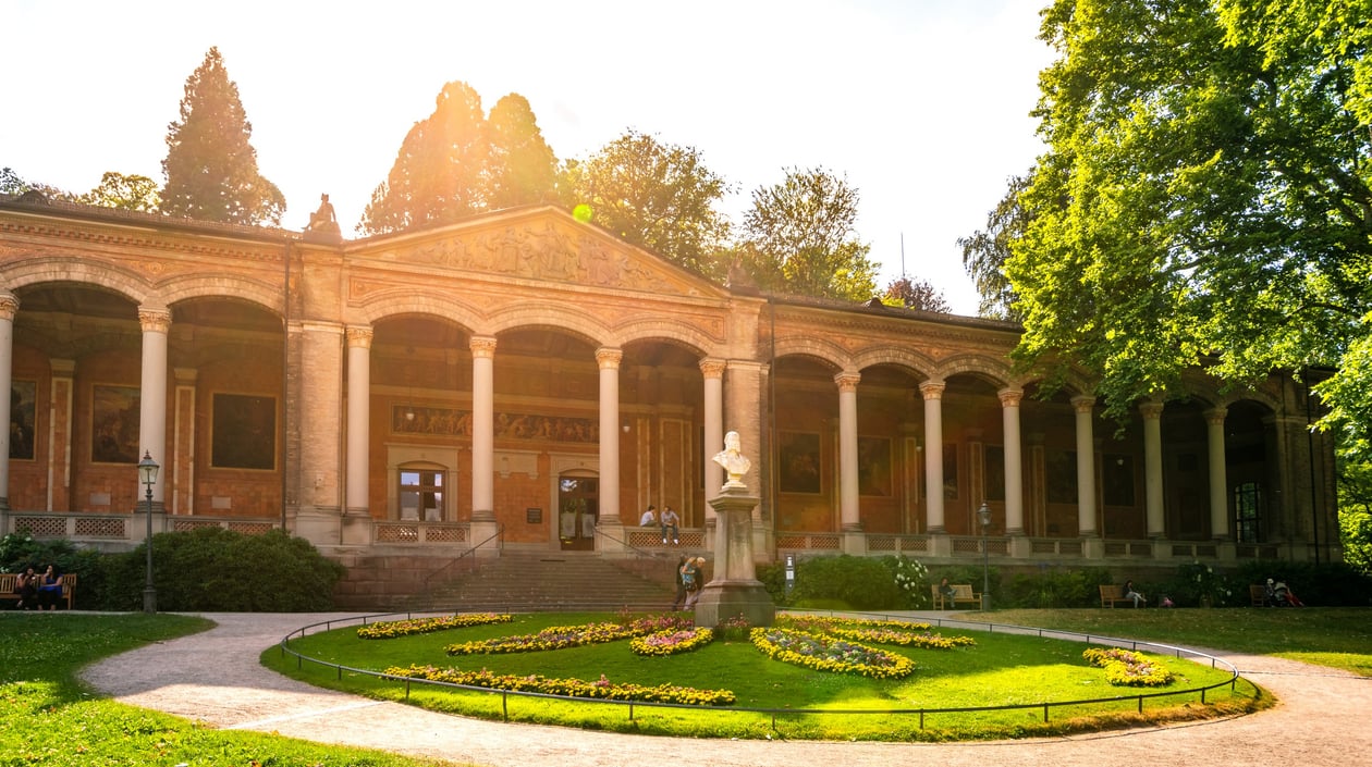 Trinkhalle Baden-Baden, shutterstock_1608371602