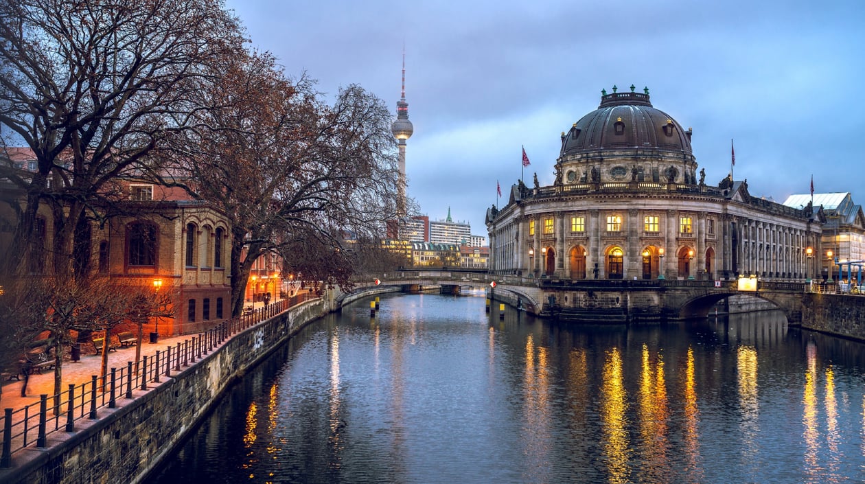 Berlijn - Bode Museum Museumsinsel - winter shutterstock_567590233