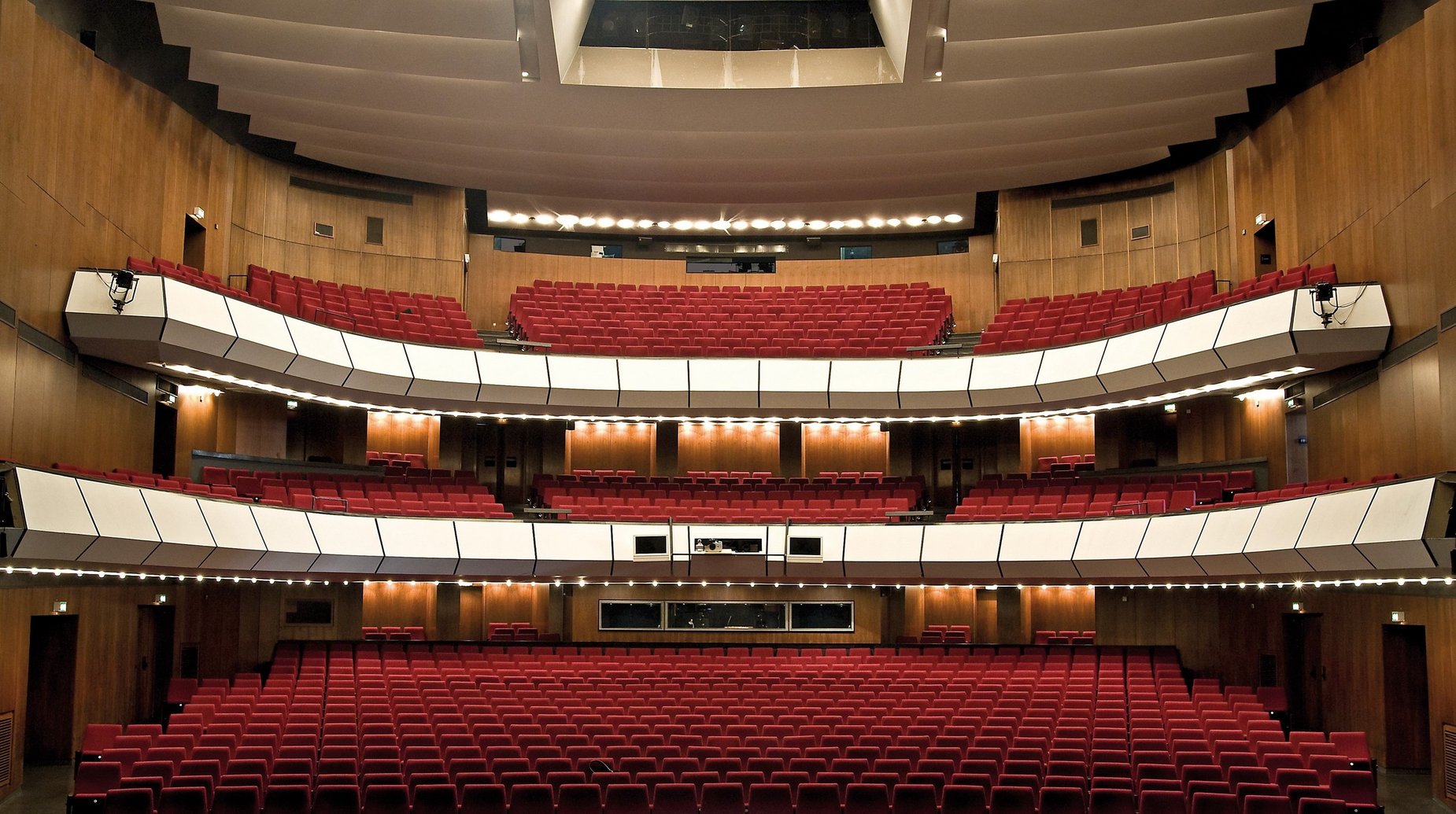 Theater Duisburg_zuschauerraum_l_foto_hansjoergmichel