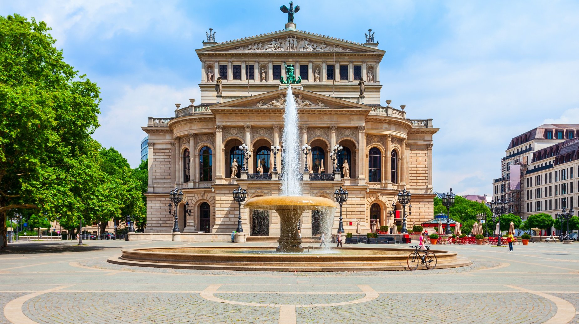 Alte Oper Frankfurt, shutterstock_1165475722