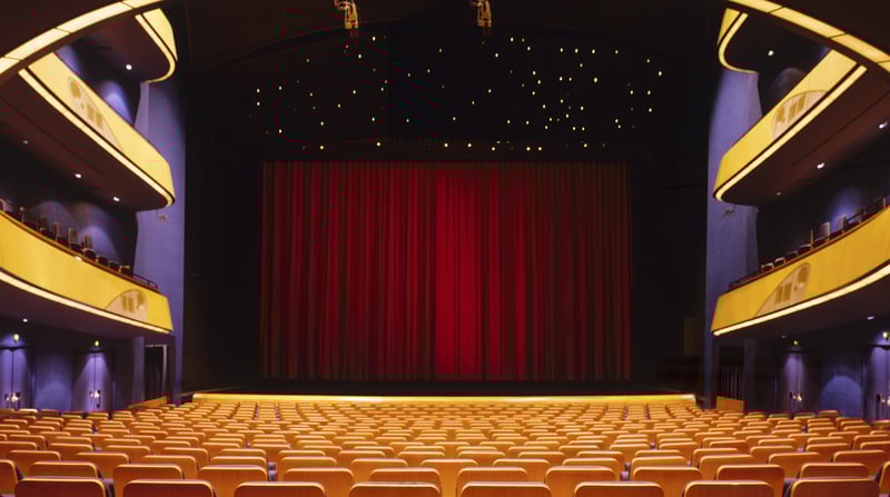 Oper_Frankfurt_Innenpanorama_(Rui_Camilo)_01