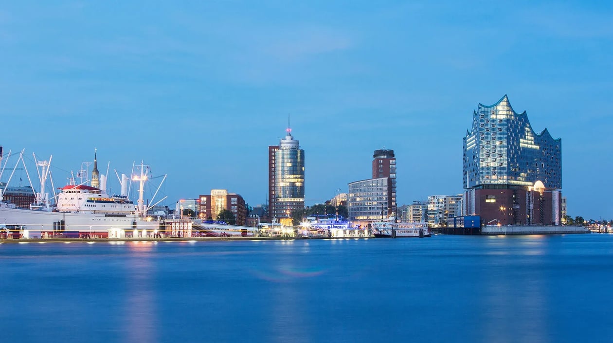 Elbphilharmonie Sudwestansicht abend foto c_Thies Raetzke