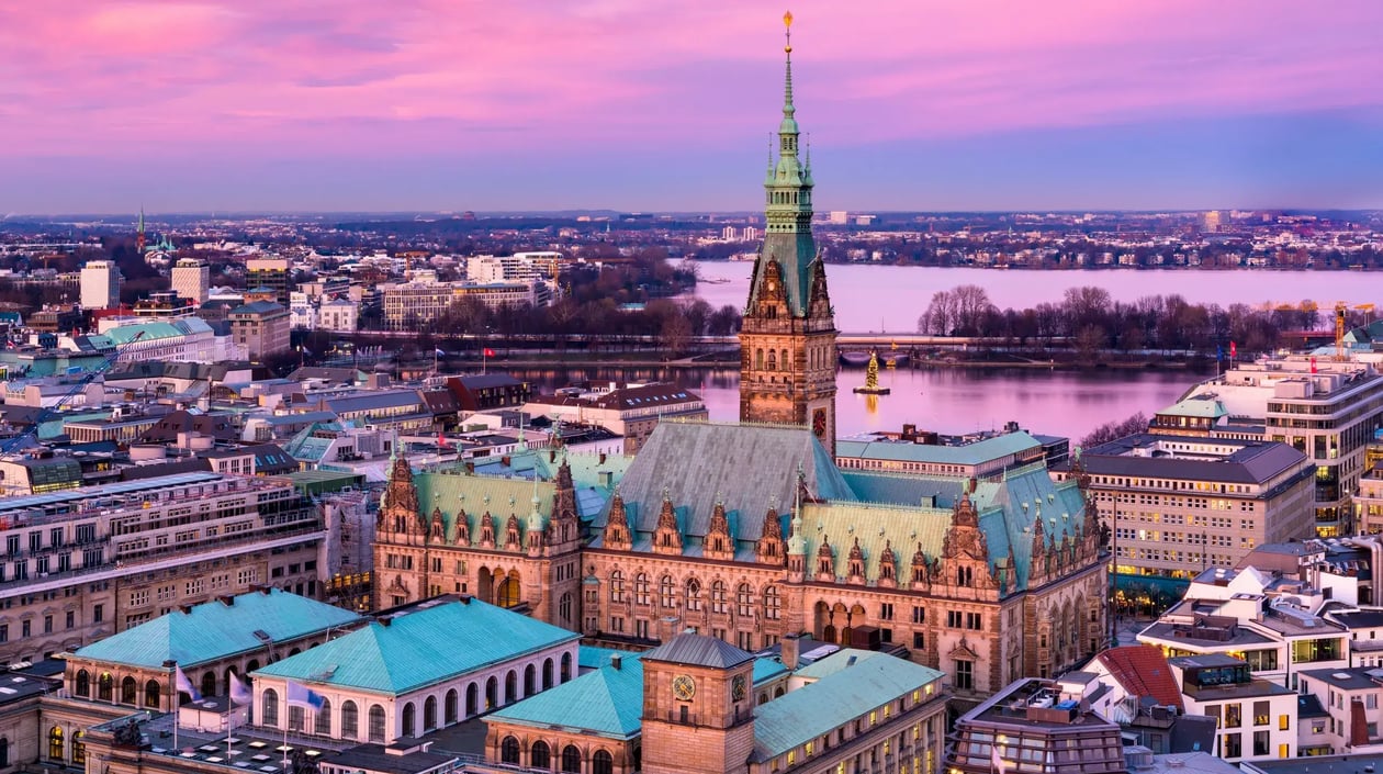 Hamburg Stadhuis, shutterstock_1275787819