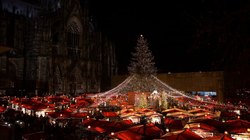 Keulen kerstmarkt shutterstock_1201760422