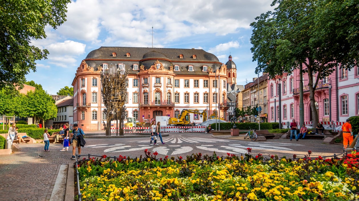 Schiller platz, Mainz shutterstock_1914779764