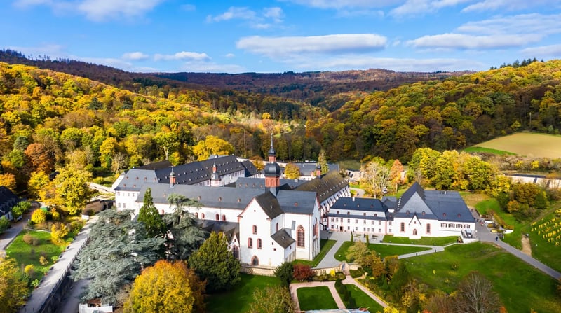 Kloster Eberbach, shutterstock_1847260249