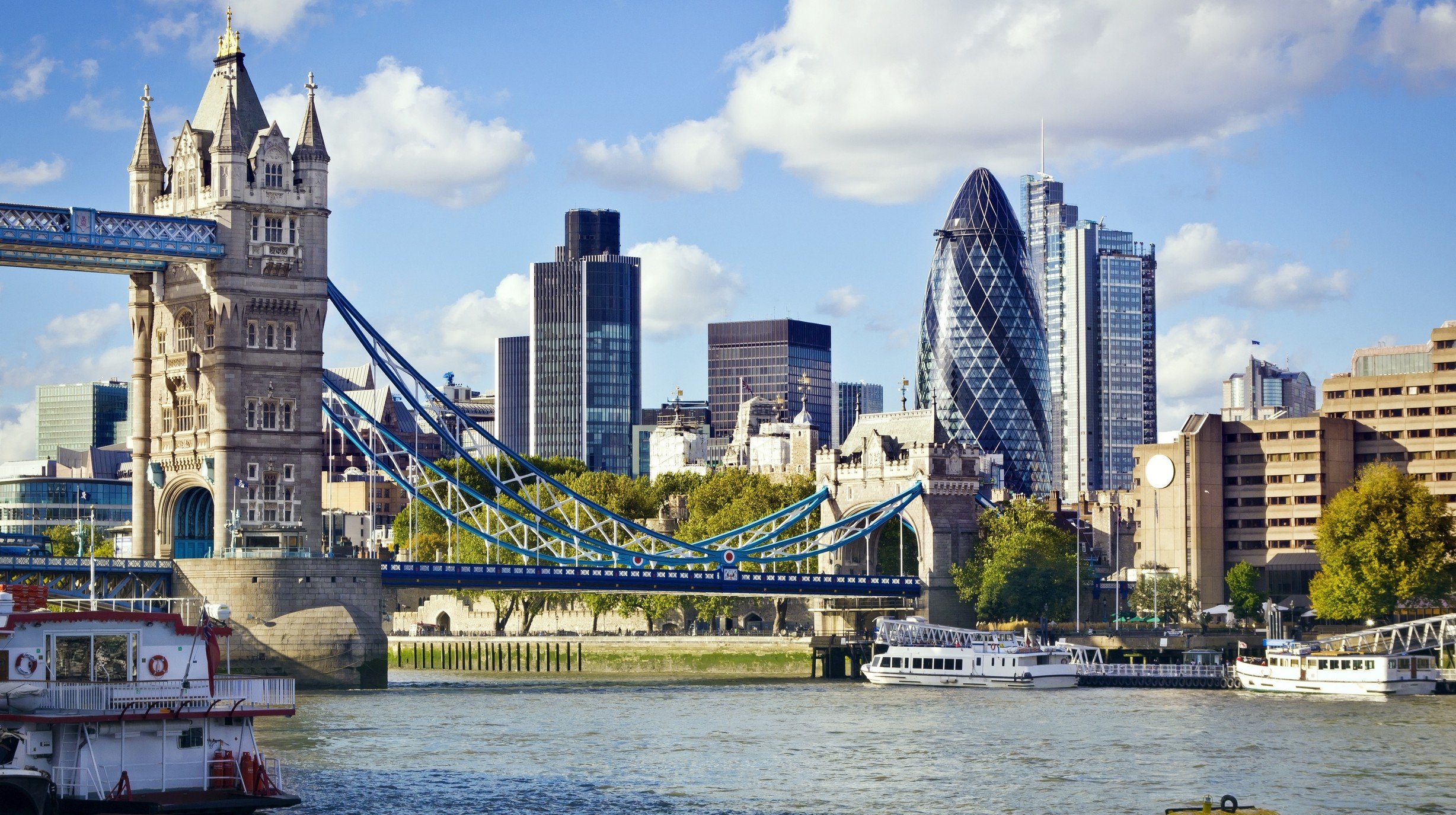 Londen financial district shutterstock_92655643