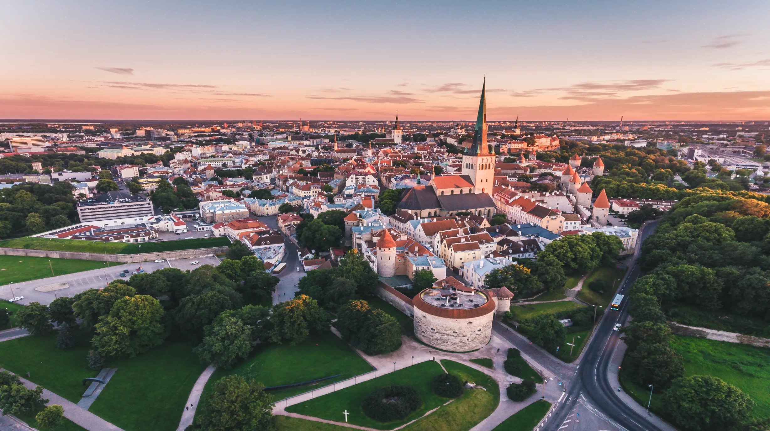 Tallinn oude centrum, shutterstock_586534436