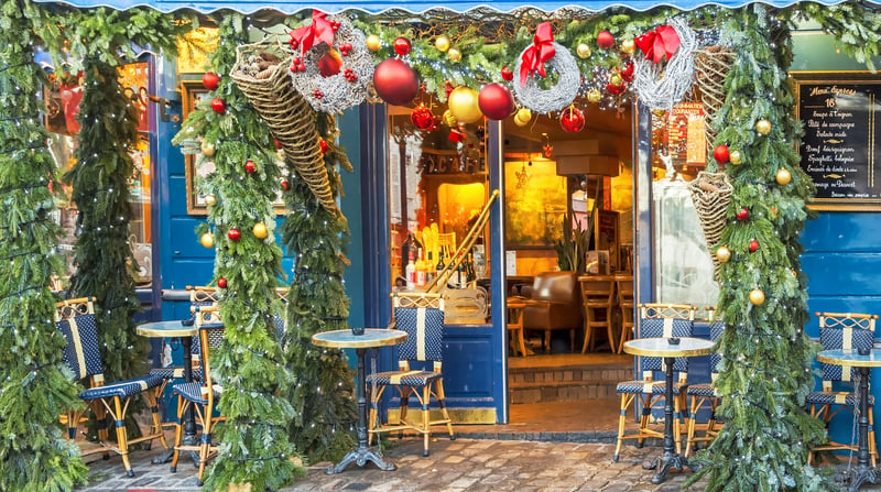Parijse café met kerstsfeer, shutterstock