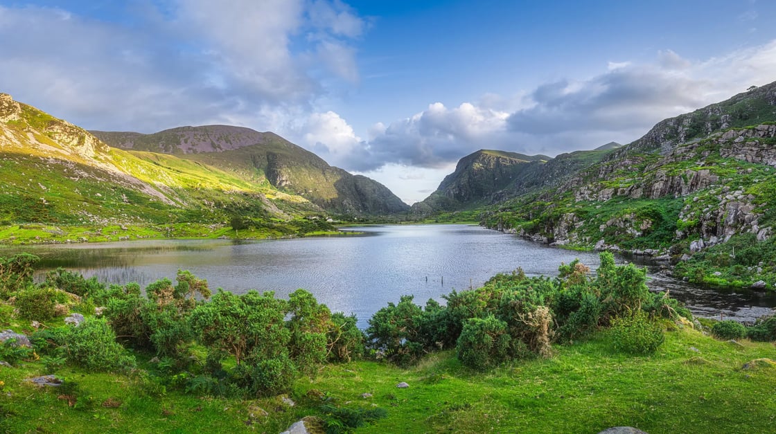 Blackwater meer vallei, Ierland shutterstock_1966596997