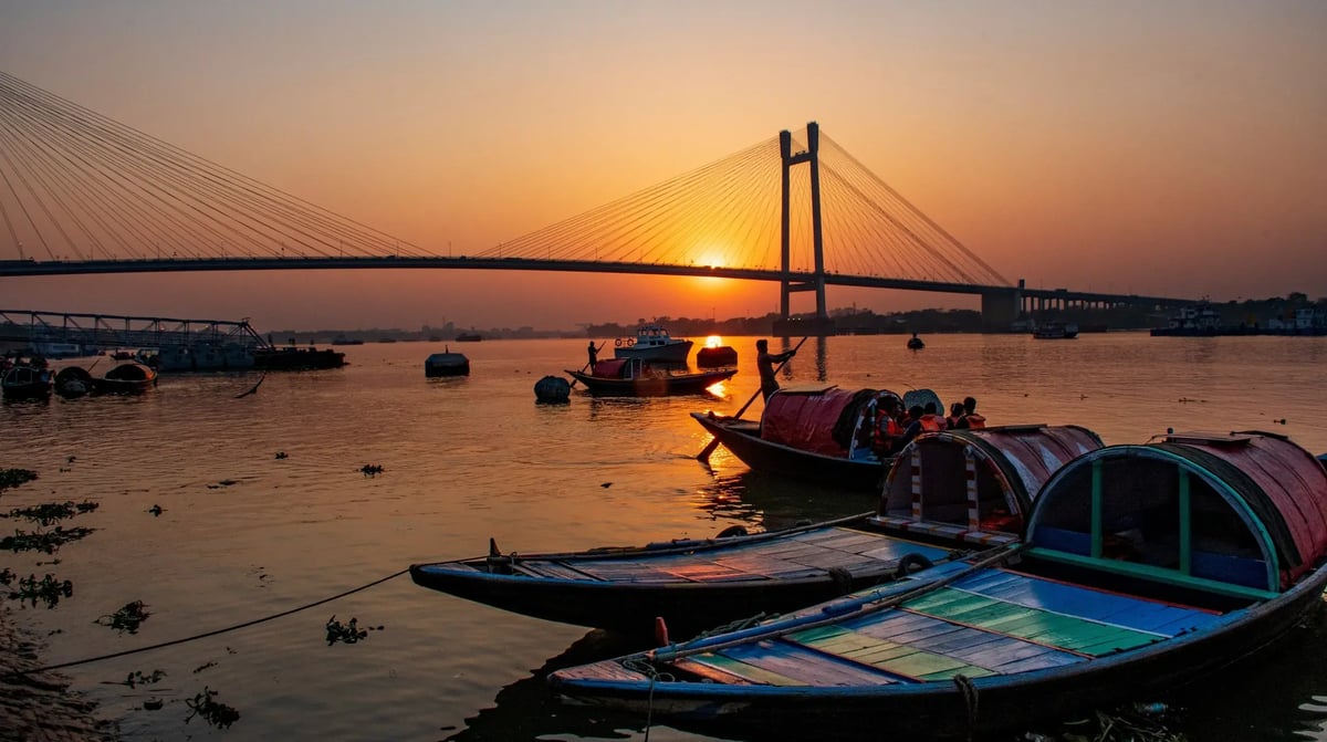 India, Calcutta, Hooghly rivier sunset_2334616585