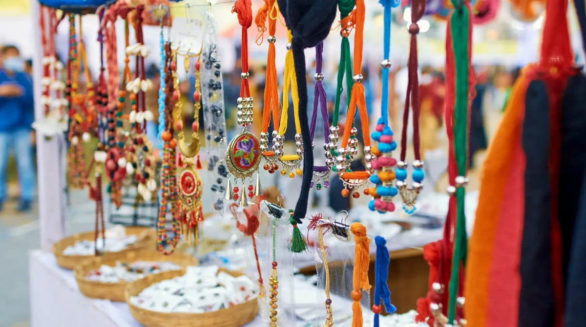 India, Jewelery shop_1895123779