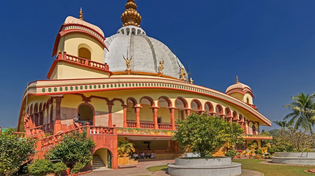 Mayapur, ISKCON temple, shutterstock_683310160