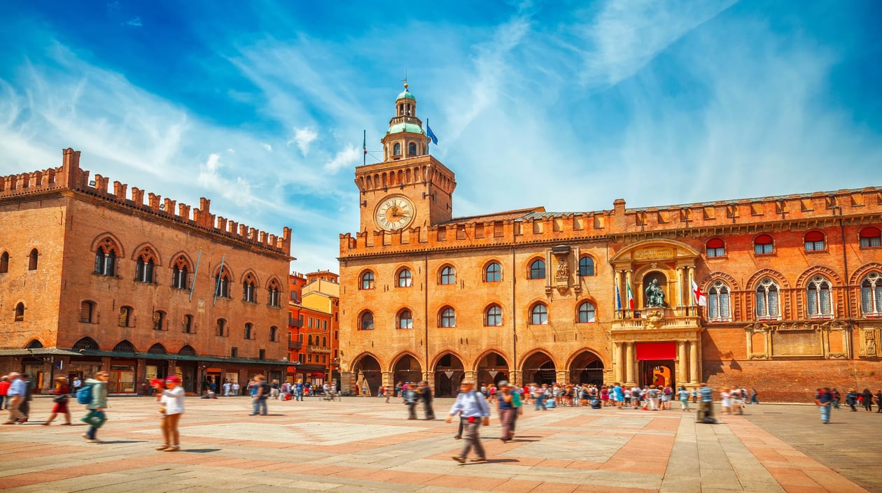 Bologna, shutterstock_487645165