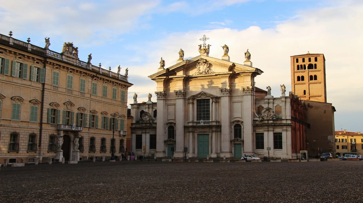 Mantua, shutterstock_1085601077-san pietro