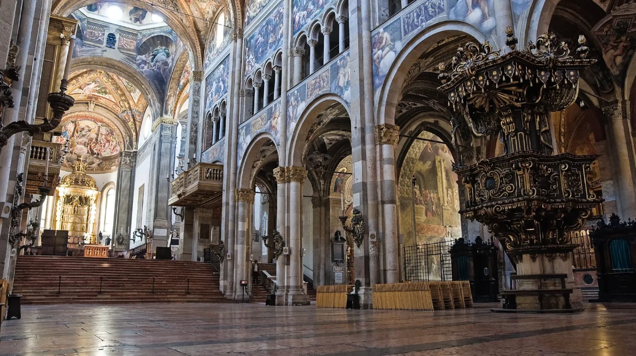 Italië, Parma - Kathedraal van Parma - shutterstock_86411458