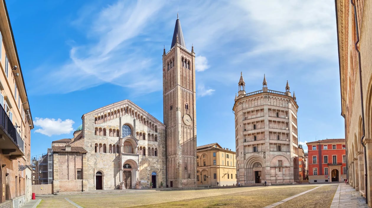 Parma, Piazza Duomo, shutterstock_422632858