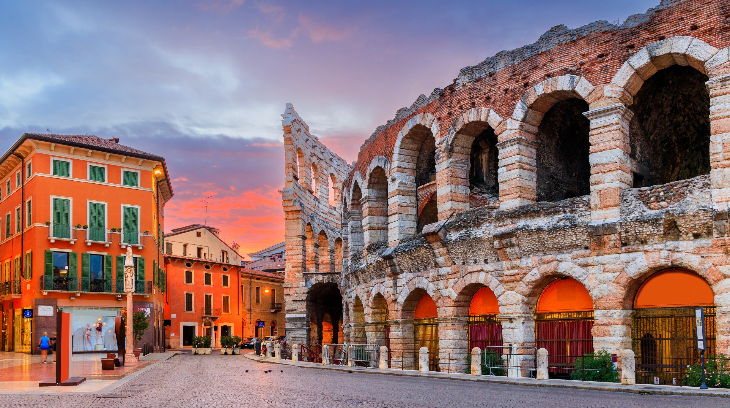 Verona, shutterstock_2110340621