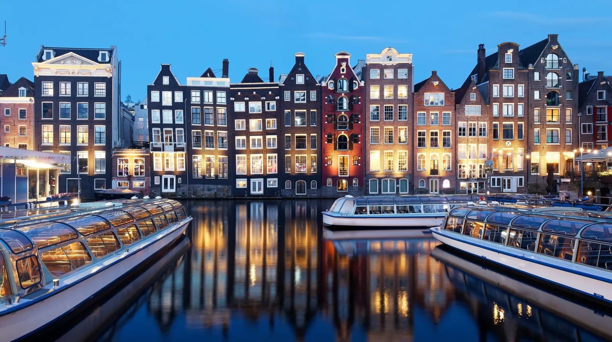 Amsterdam_2617990949 (1)