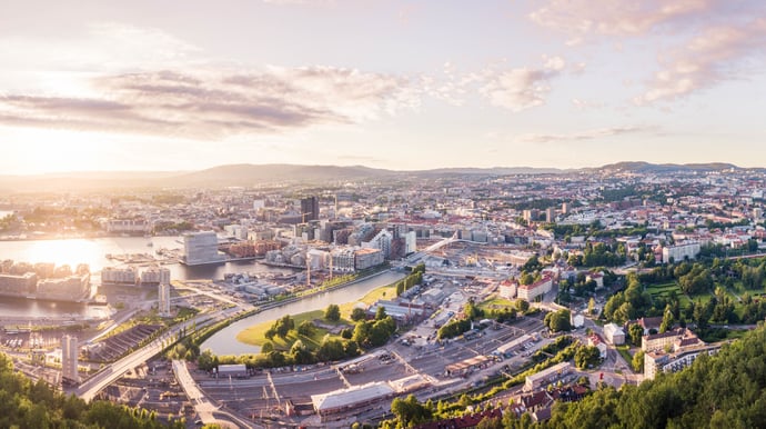 Bezienswaardige Noorse steden die vermeld staan op de UNESCO Werelderfgoedlijst en bezienswaardige spoortrajecten. Norway in a Nutshell n adembenemende landschappen. adembenemende landschappen.  