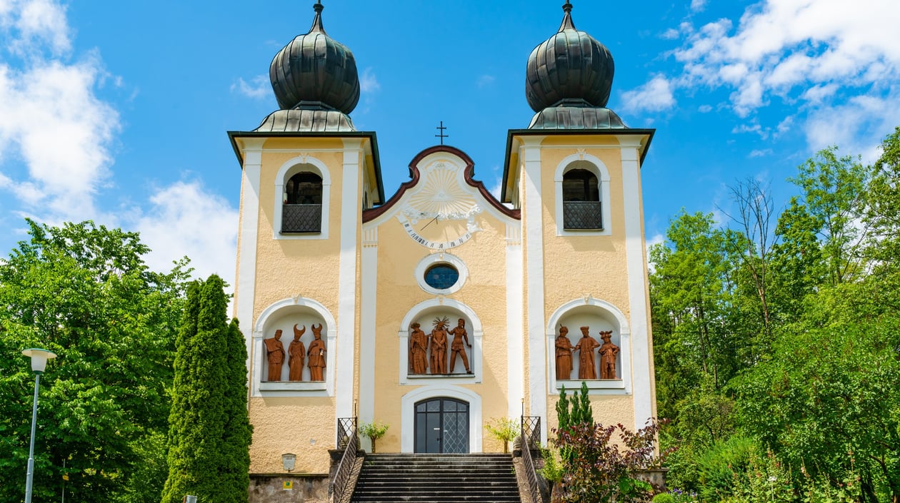 Bad Ischl Kalvarienbergkirche shutterstock_1462495823