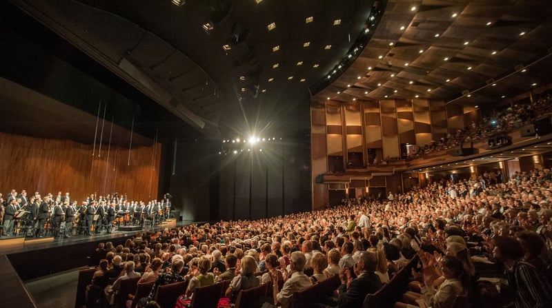 Salzburg hires-grossesfestspielhaus_auditorium_c_marco_borrelli