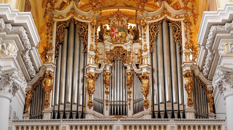 Linz Bruckner Orgel in Sankt Florian, shutterstock_2519974429