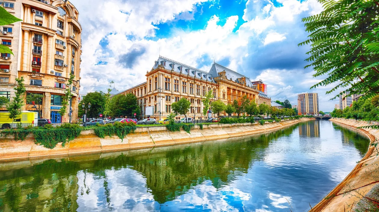 Old Town Boekarest, shutterstock_1342483424