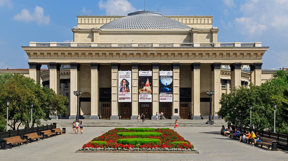 Novosibirsk_Opera_Theatre_07-2016