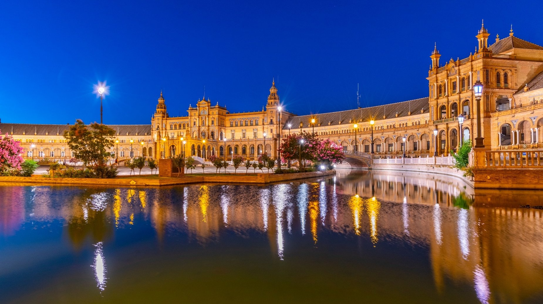 shutterstock_2057190287 Plaza de Espana