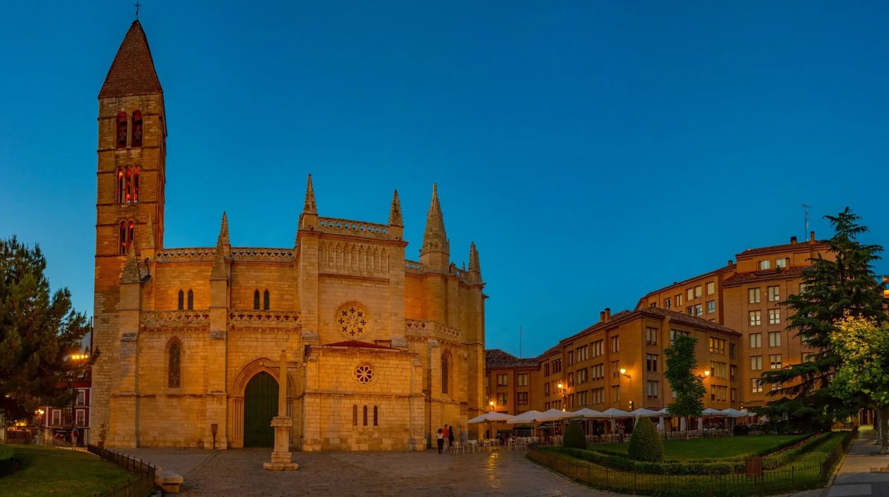 Parish Church Santa Maria Valladolid Spanje, shutterstock_2394790939
