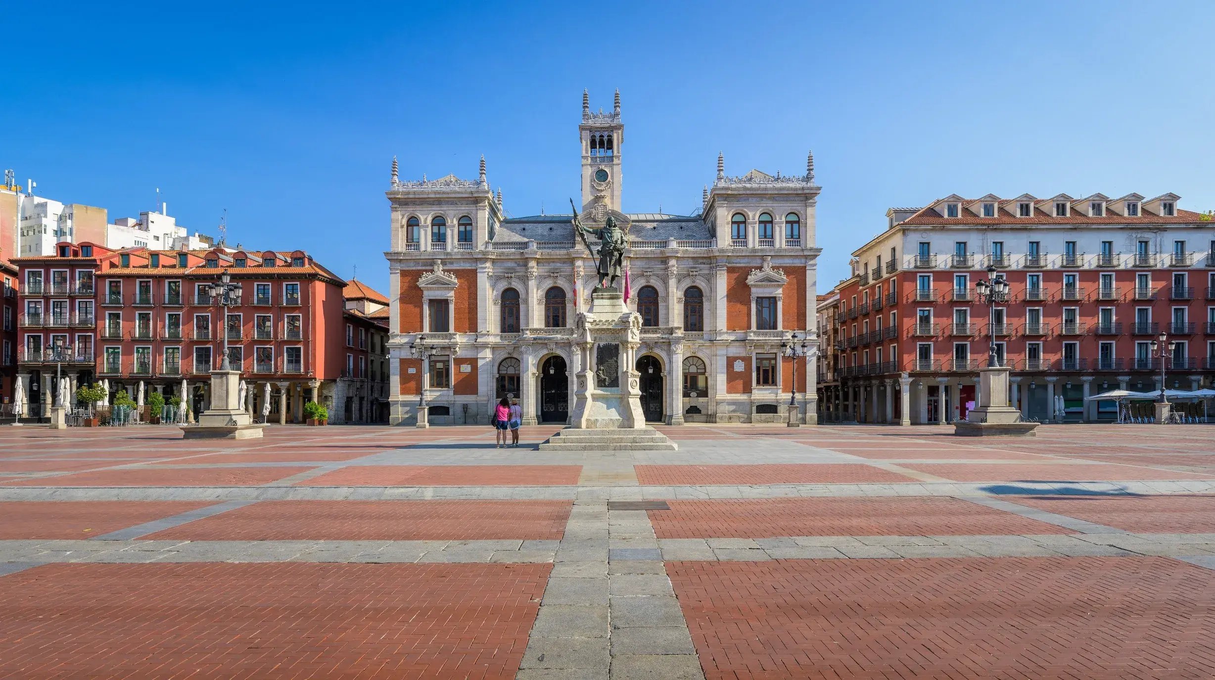 Plaza Mayor Valladolid Spanje, shutterstock_2329572517