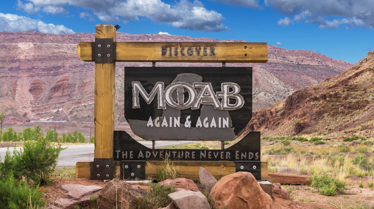 shutterstock_422727646 - MOAB