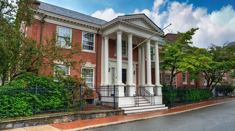 Gebouw van Harvard University, shutterstock_2562116637