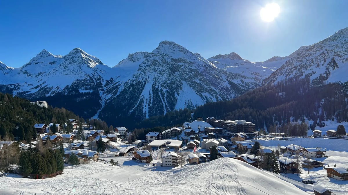 Arosa shutterstock_2268535153