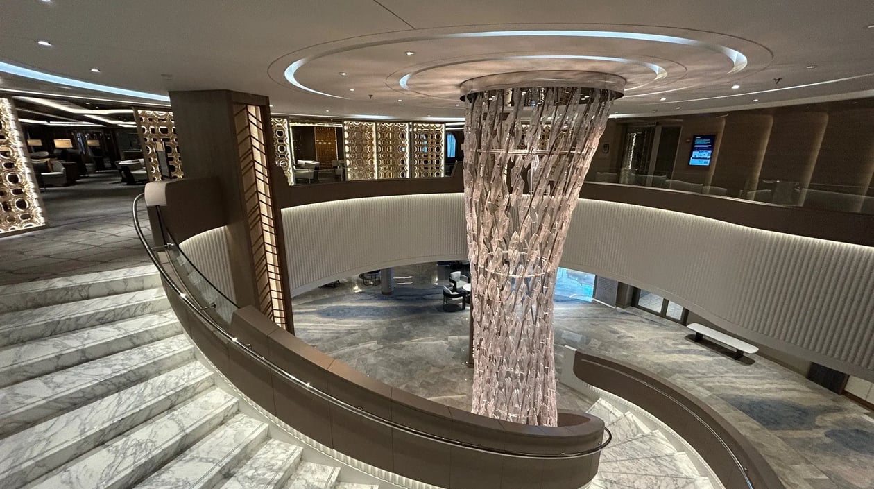 Allura-Oceania-Cruises-Atrium-Dek-6-trap